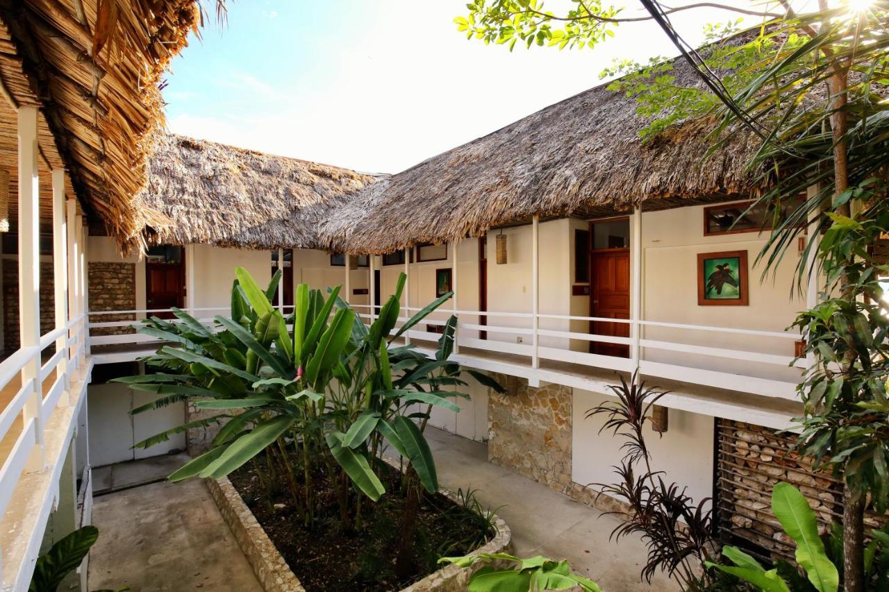 Hotel Maya Internacional Flores Exterior photo