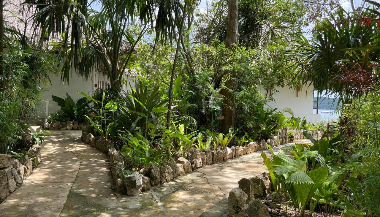Hotel Maya Internacional Flores Exterior photo