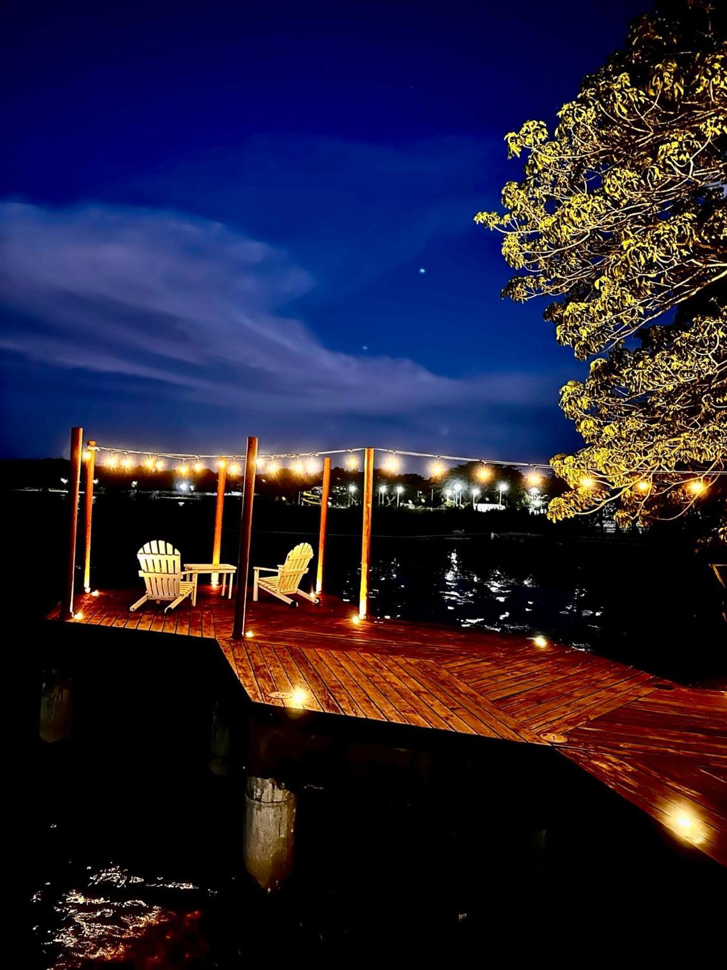 Hotel Maya Internacional Flores Exterior photo