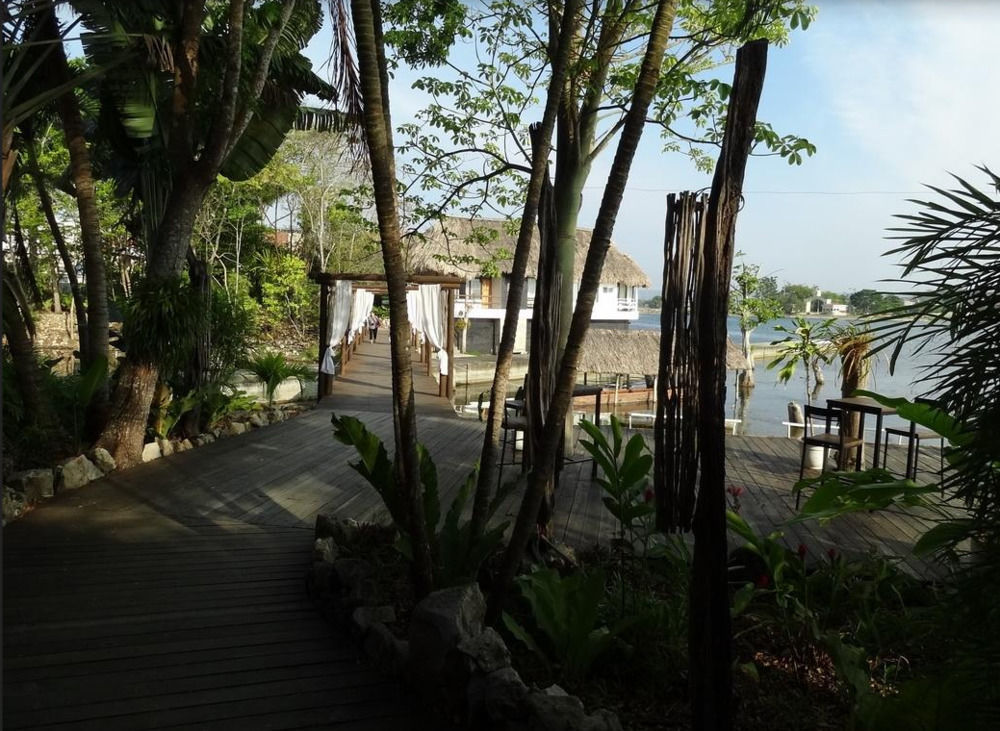 Hotel Maya Internacional Flores Exterior photo